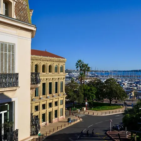 12b - Facing Port & Town Hall * Cannes