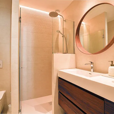 12b - Facing Port & Town Hall Apartament Cannes