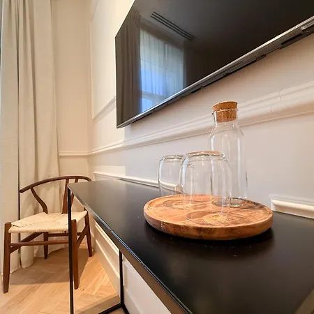 12b - Facing Port & Town Hall