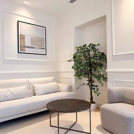 12b - Facing Port & Town Hall