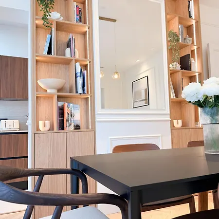 Apartament 12b - Facing Port & Town Hall Cannes