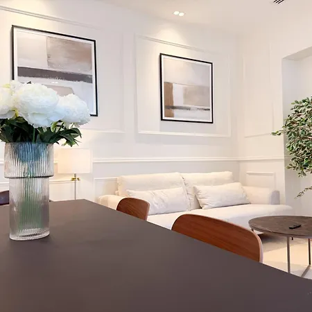 12b - Facing Port & Town Hall *