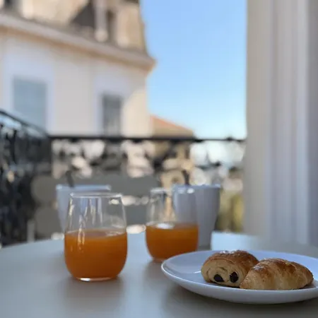 12b - Facing Port & Town Hall Cannes