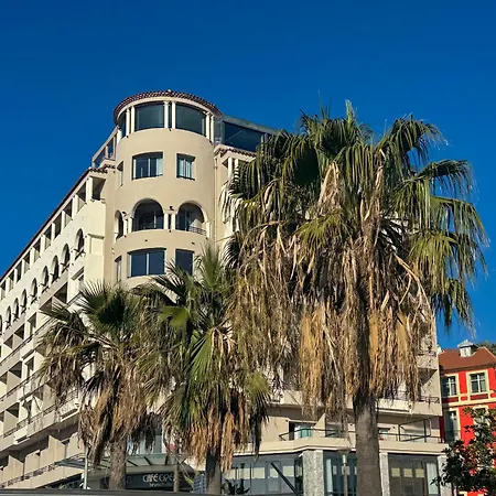 12b - Facing Port & Town Hall *