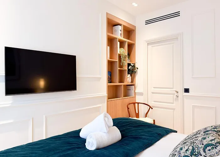 Appartement 12b - Facing Port & Town Hall Cannes