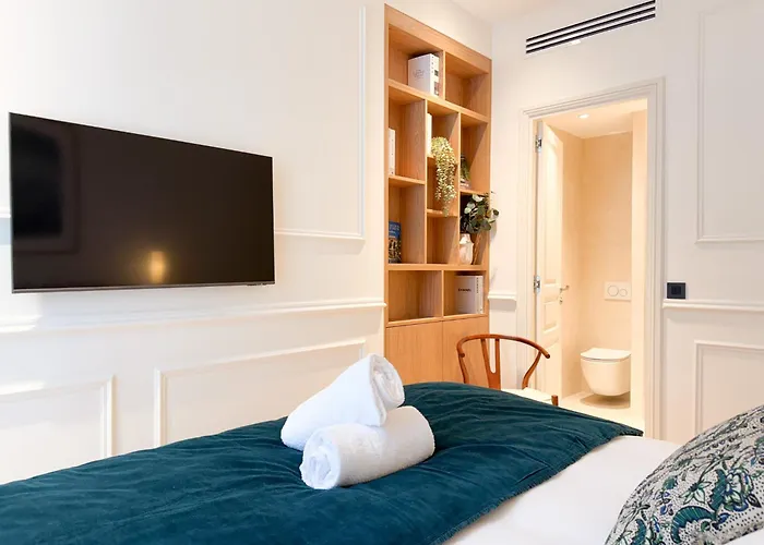 Appartement 12b - Facing Port & Town Hall Cannes