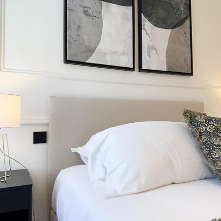 12b - Facing Port & Town Hall *