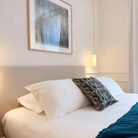 12b - Facing Port & Town Hall Lägenhet Cannes