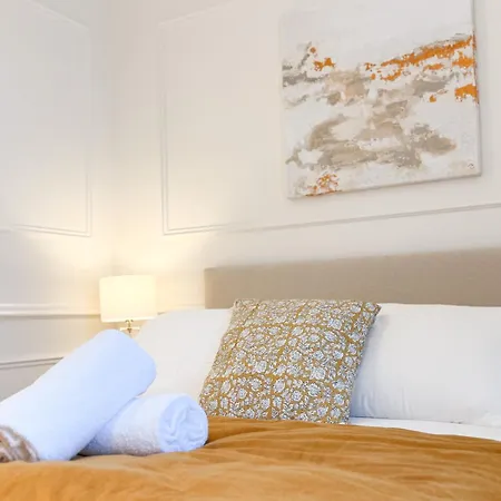 12b - Facing Port & Town Hall *