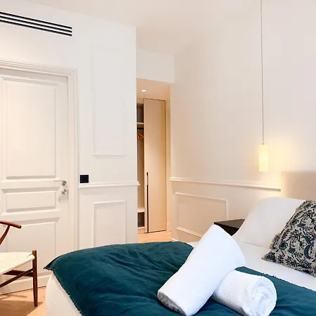 Apartment Meynadier 12b