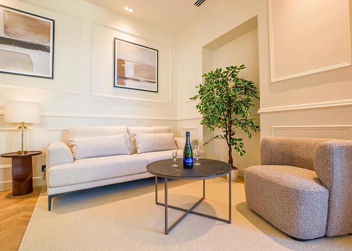 Apartman 12b - Facing Port & Town Hall Cannes