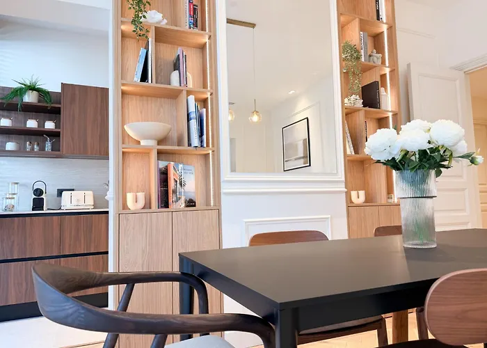 Apartman 12b - Facing Port & Town Hall Cannes